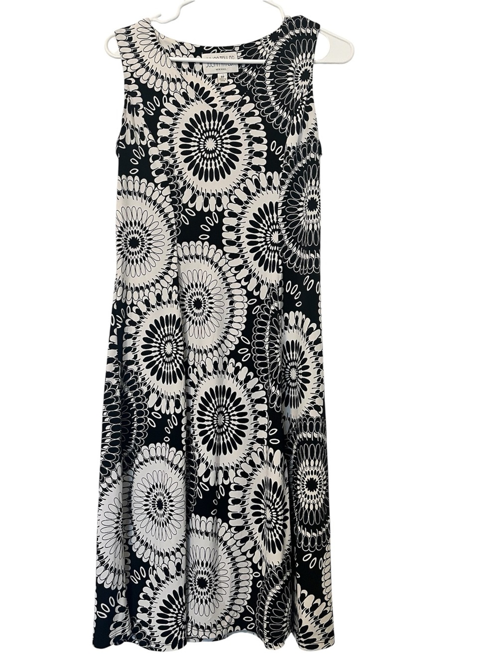 Julian Taylor Black and White Floral Medallion Maxi Skirt Dress size 8 P../L132